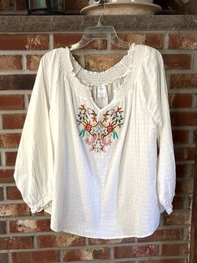 Women’s White Embroidered Long Sleeves Peasant Blouse Size Large